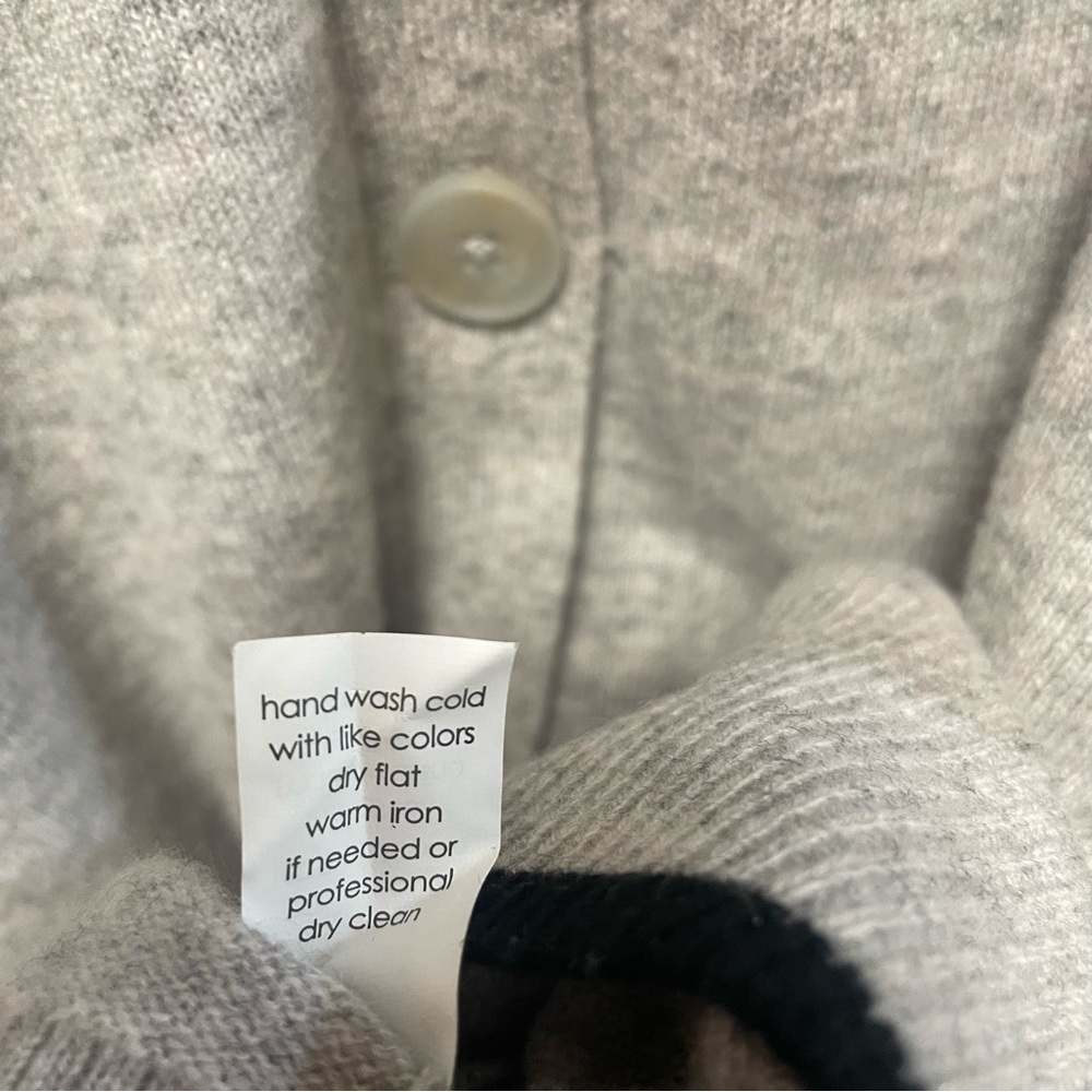 27 Miles 100% Cashmere Gray Sweater Cardigan Black Star Collegiate Preppy Small - Picture 4 of 6
